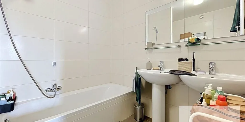 Salles de bain - Appartement avec Terrasse L en Plein Vert à Anderlecht