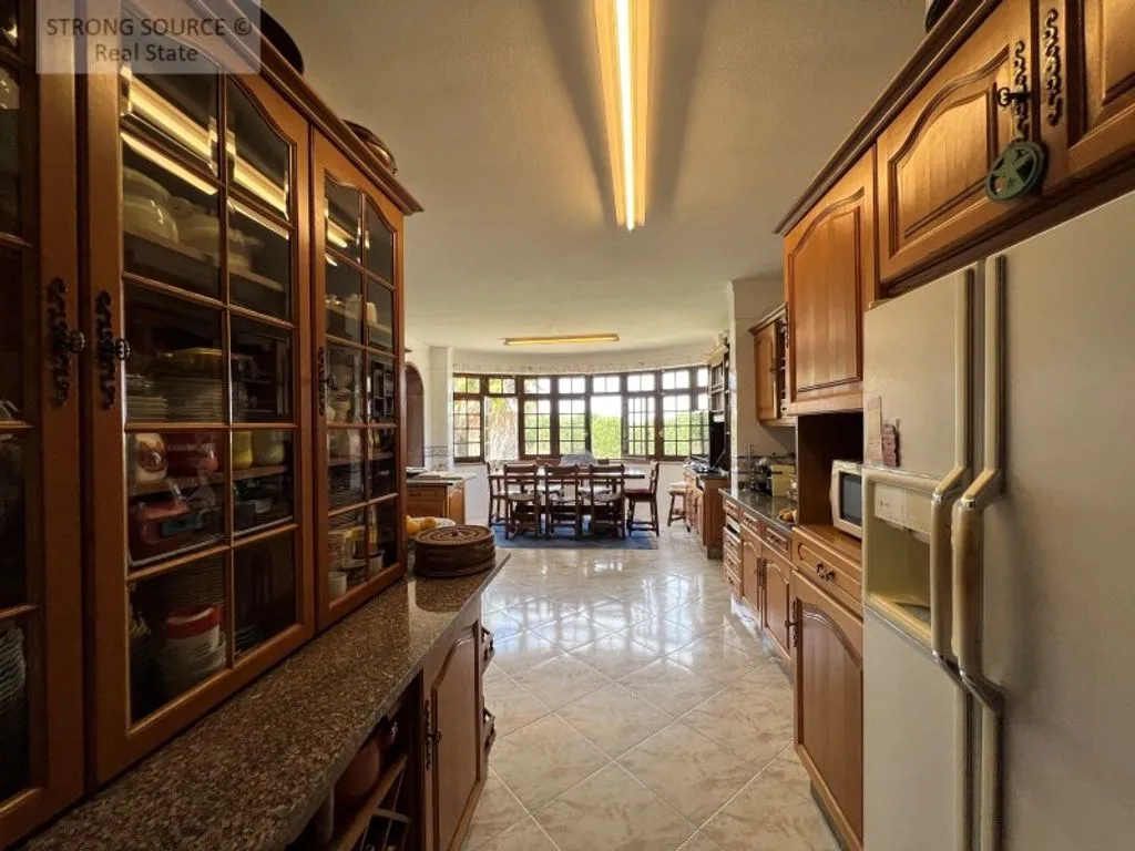 Cuisine - Luxury Detached Villa with Pool in Casal das Figueiras