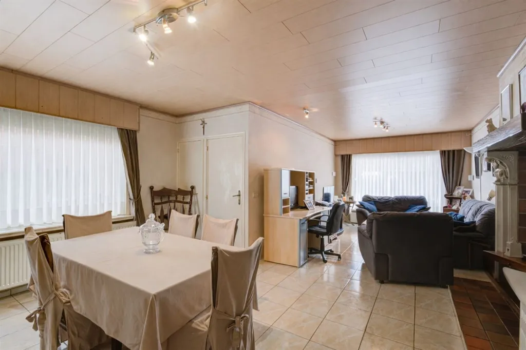 Söögituba - Renovatable House with Garden in Nijlen