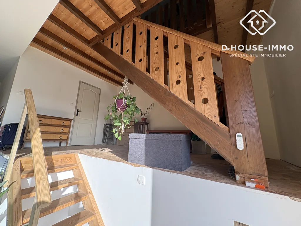 Pièces - Maison en Pierres Rénovée avec Vue Dégagée à Villars
