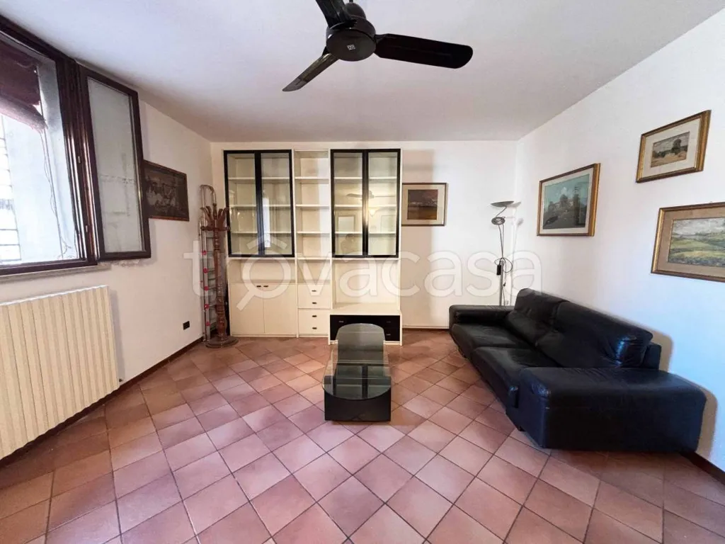 Elutuba - Ground Floor Apartment with Courtyard in Ferrara