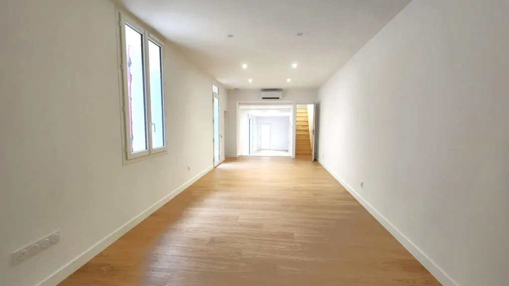 hallway_entrance