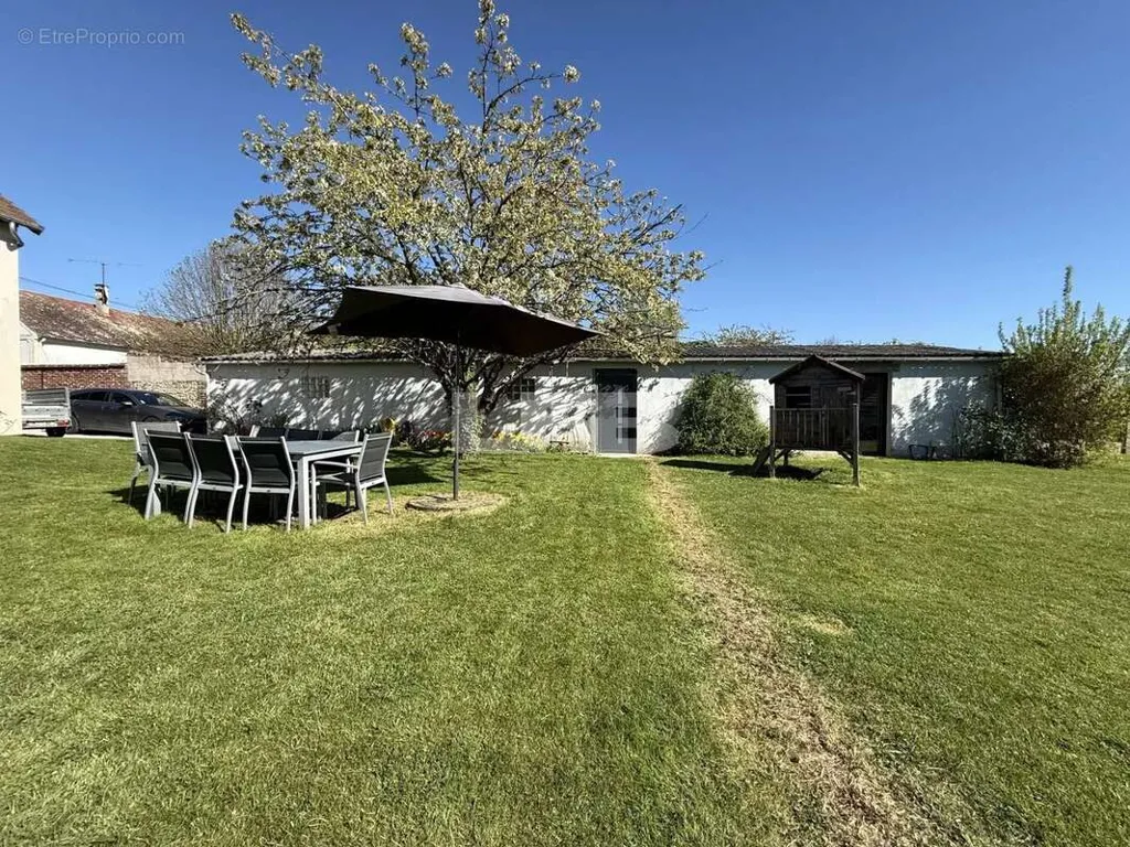 Jardin - Maison de Caractère avec Jardin à Villeneuve-les-Sablons