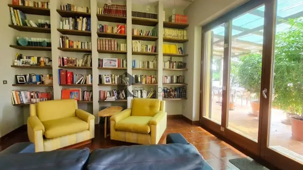 Soggiorno - Villa with Extensive Land in Collebeato