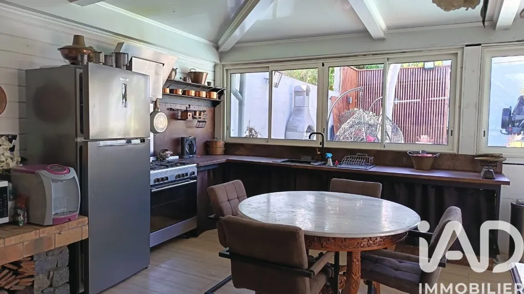 Cuisine - Maison Traditionnelle avec Piscine à 10 min à Pied des Commodités