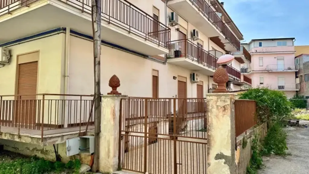 Välivaade - Ground Floor Apartment with Garden in Oliveri