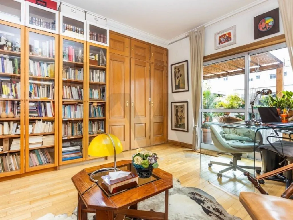 Bureau - Luxury Flat with Terrace in Alvalade, Lisbon