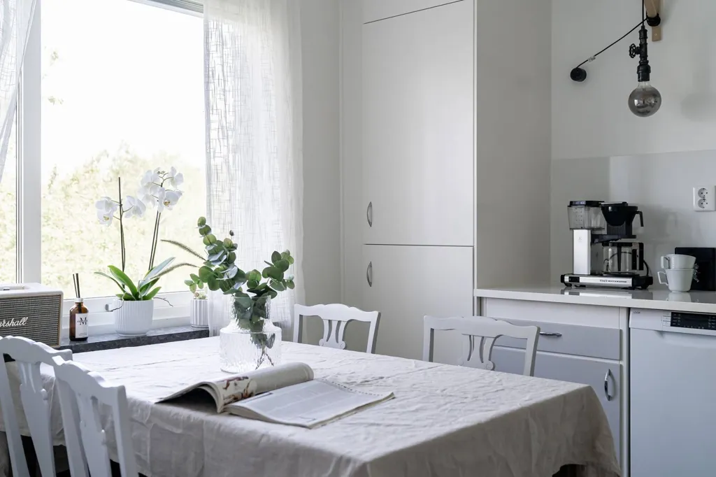 Dining Room - Apartment with Balcony in Kalmar