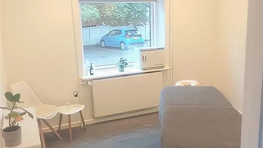 Kabinet - Clinic Space with Community Hub in Ans