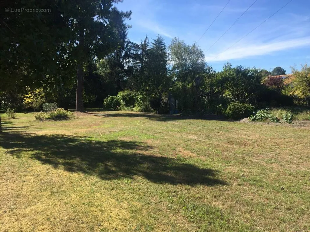 Aed - Buildable Land with Construction Potential in Gauriaguet