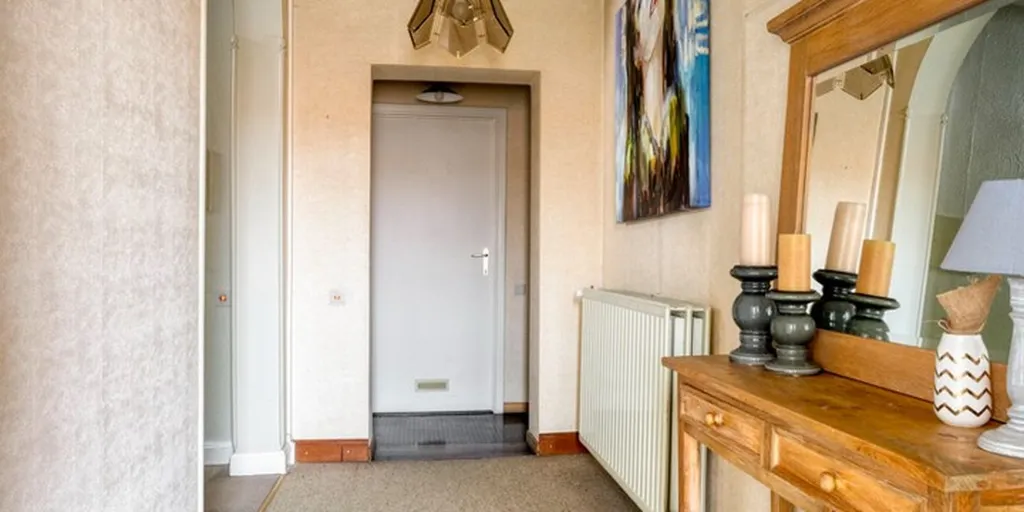 Esik - Historic Villa with Garden in Heppen