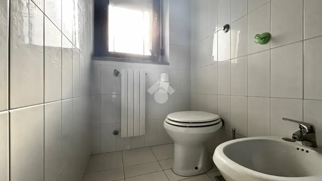 Salles de bain - Top-Floor Apartment with Balcony in Loseto