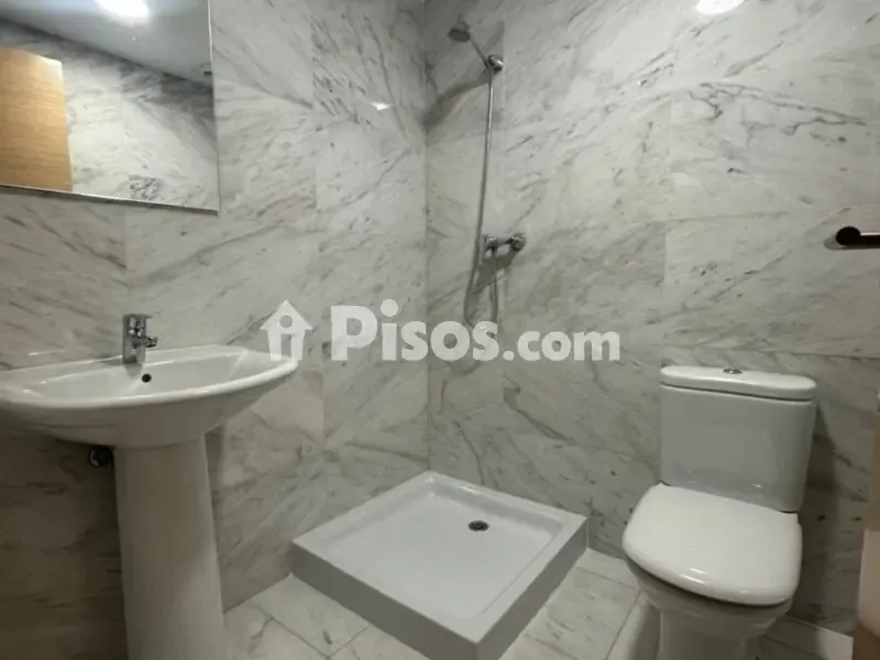 Vannitoad - Bright Apartment with Garden Views in Ponferrada