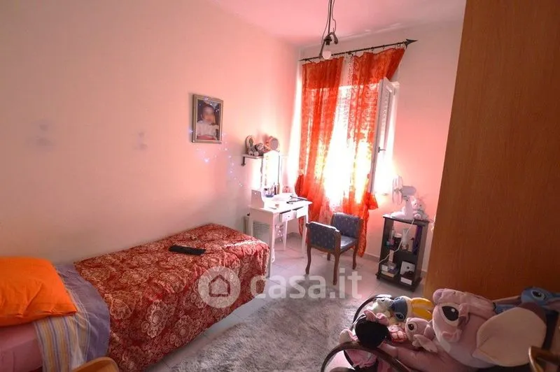 Chambres - Independent House with Triple Aspect in Lavello