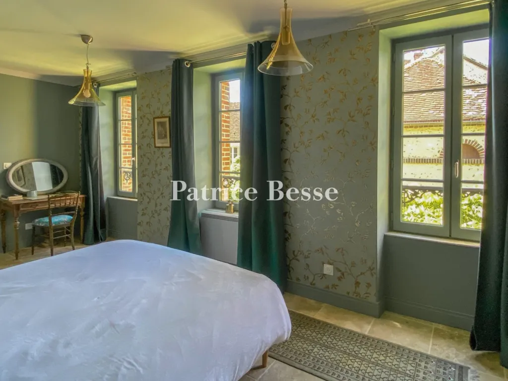 Chambres - Relais de Poste du 19e avec Jardin à l'Yonne