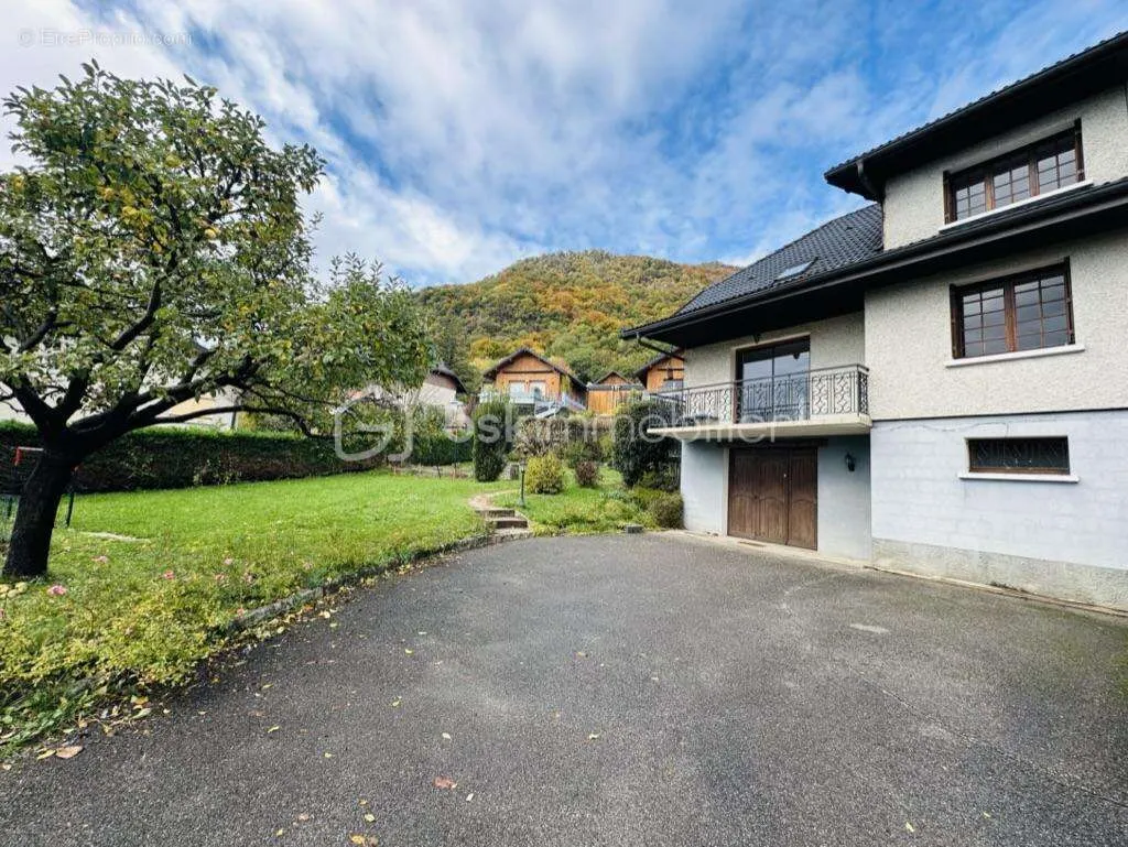 Välivaade - Detached House with Garden in Bromines