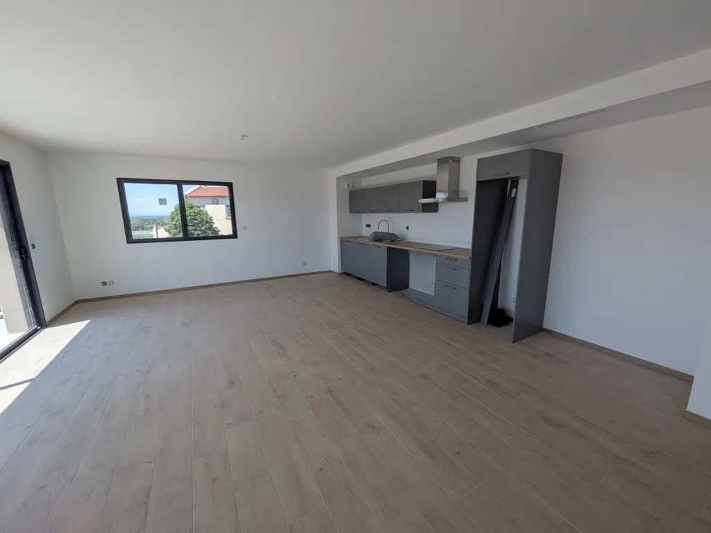 Köök - New 4-Bed Flat with Terrace in Bouthéon