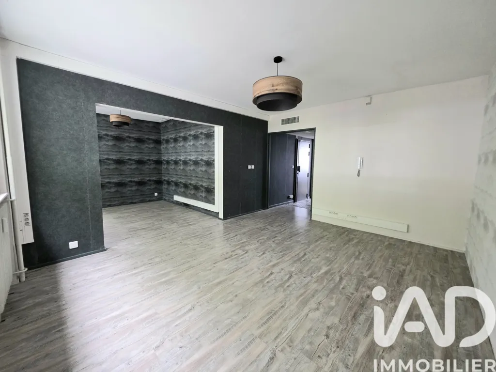 Toad - City Centre Apartment with Balcony in Saint-Étienne