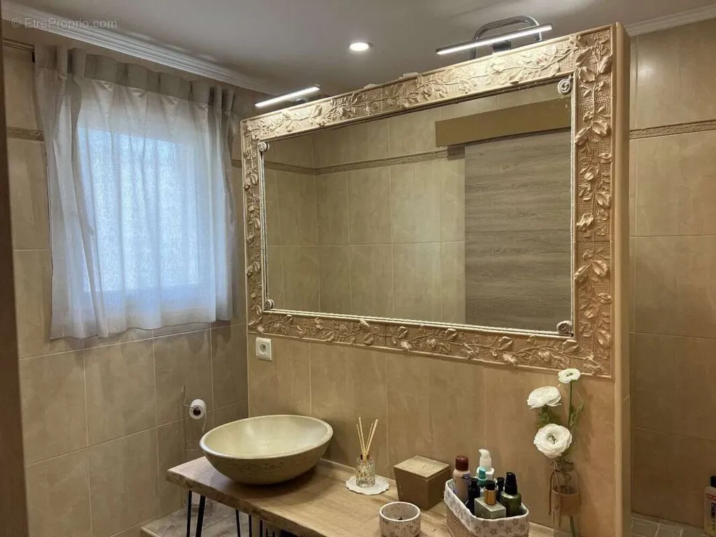 Salles de bain - Villa avec Espace Bien-être et Chalet à Pézenas