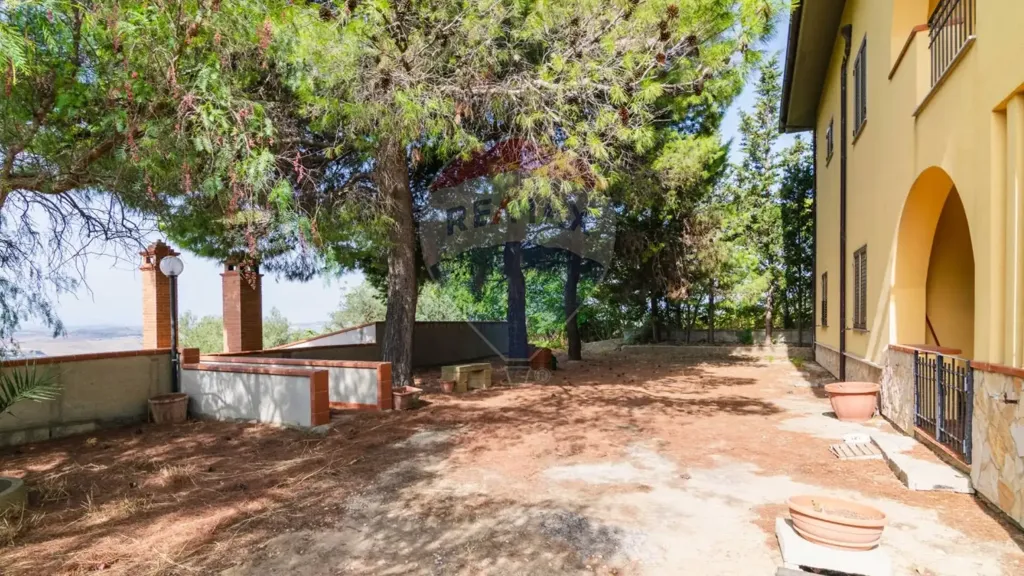 Jardin - Bifamiliar Villa with Garden in Caltanissetta