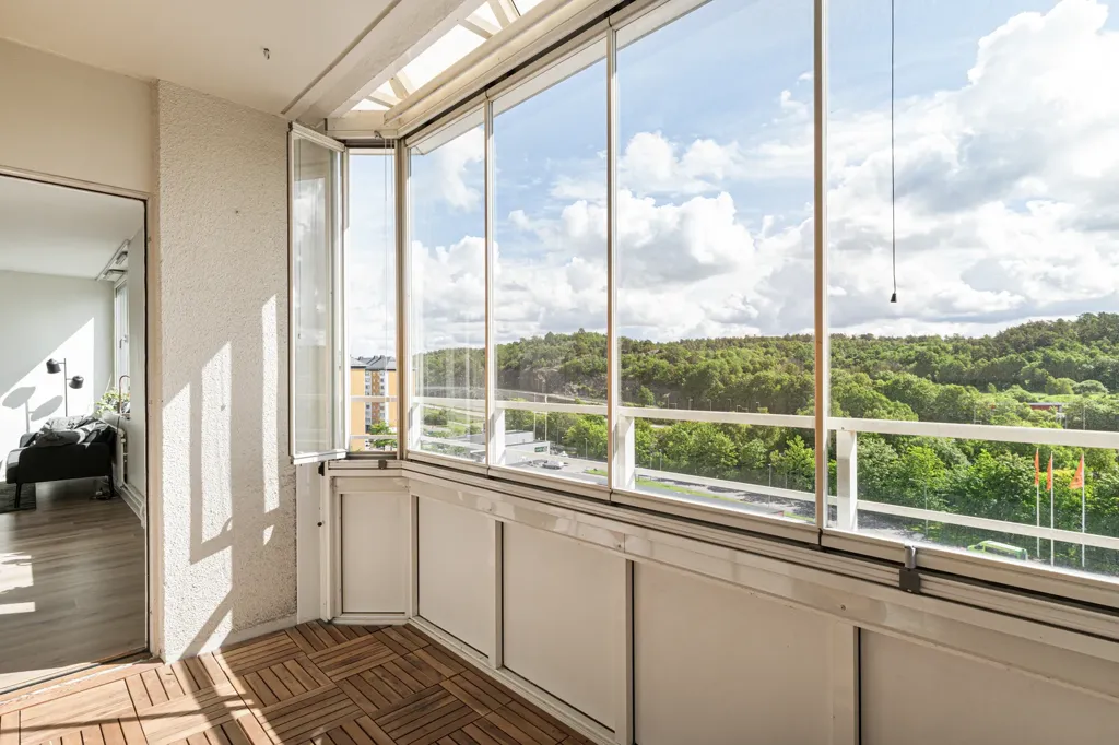 Balcon - Charming Penthouse with Balcony in Göteborg