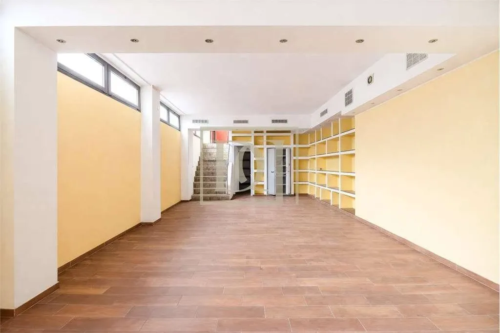 Pièces - Two-Level Office in Central Milan
