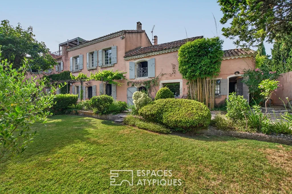 Exterior - 18th-Century Mas with Pool in Paradou