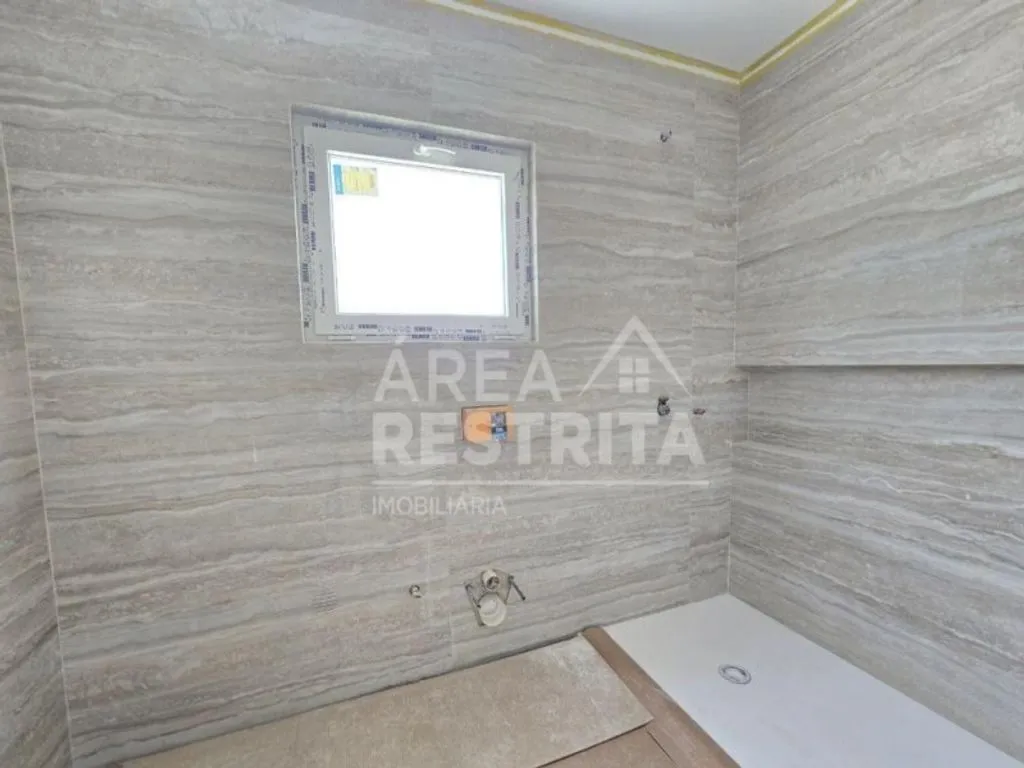 Bathrooms - Contemporary Semidetached House in Seixal