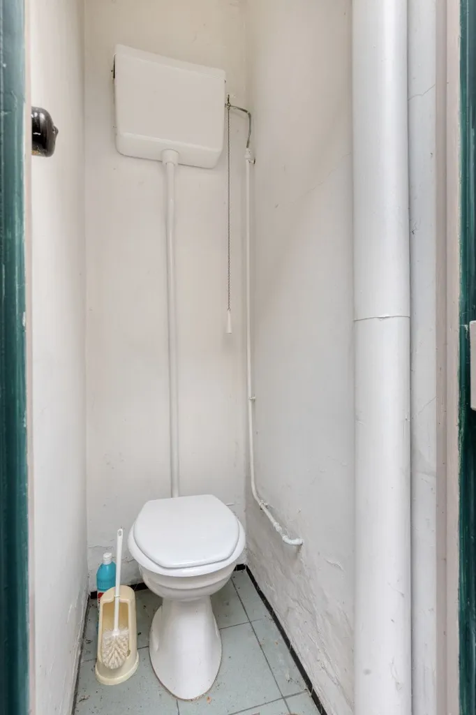 Salles de bain - Commerce à rénover avec terrasse à Herentals