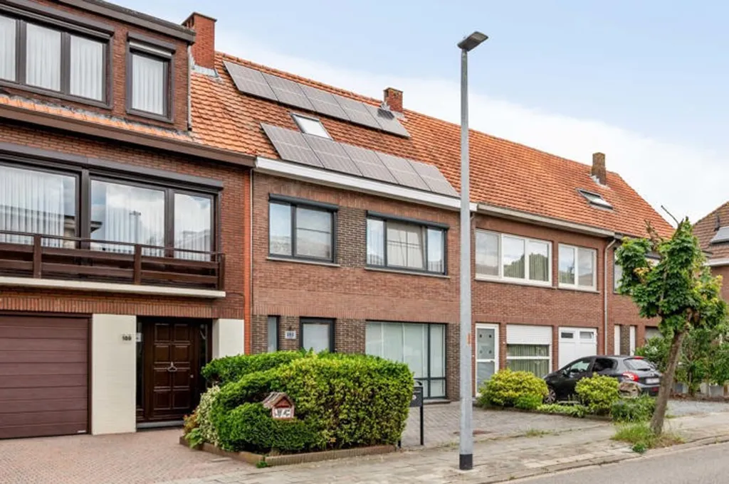 Extérieur - Maison avec Deux Garageboxes à Aartselaar