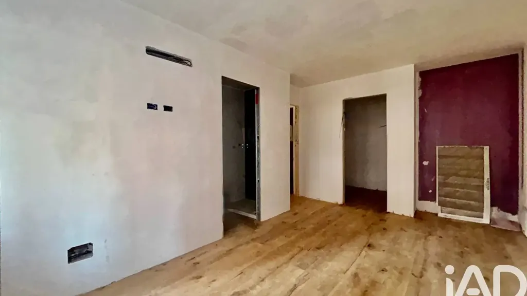 Pièces - Modern Triplex with Balcony in Florence