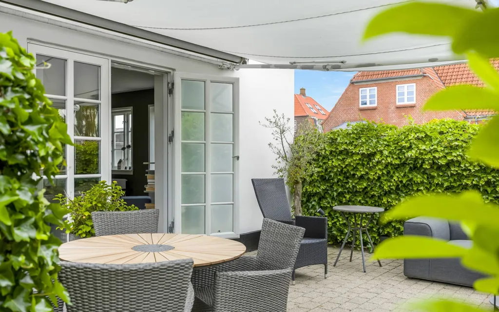 Terrasse - 1931 Villa with Garden in Tønder