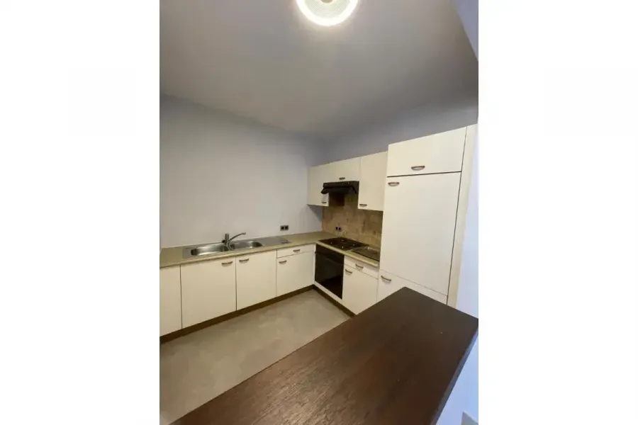Köök - 1-Bed Apartment with Terrace in Florennes