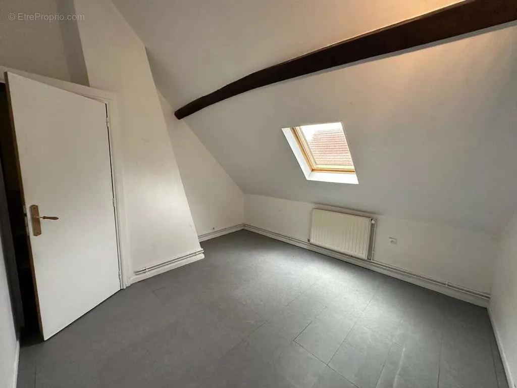 Pièces - Bungalow de plain-pied avec cour à Harbonnières