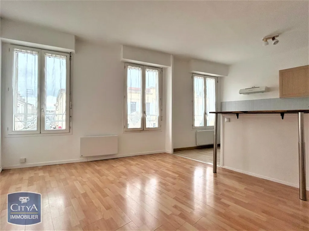 Séjour - Appartement avec Balcon au Centre de Libourne