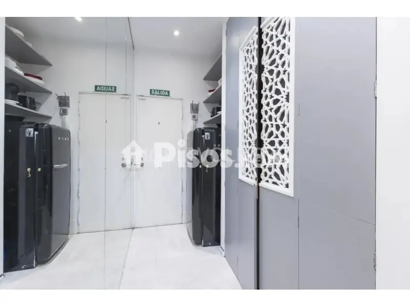 Pesuköök - Modern Studio Flat with Balcony in Madrid Centre