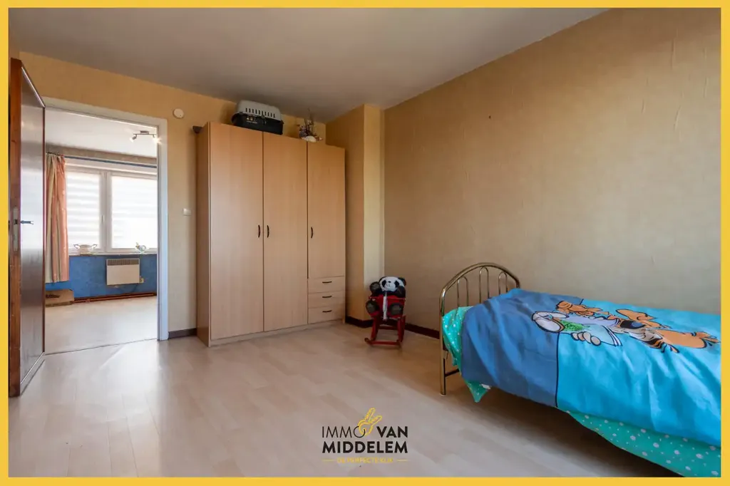 Chambres - Appartement avec 3 Chambres et Zolder Inconstructible à Proximité des Transports