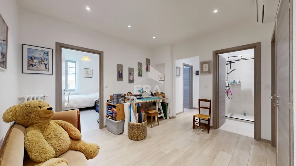 Chambres - Appartement Traversant avec Balcon à Nice