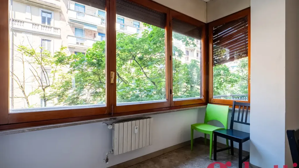 Balcon - Triplex with Balconies in Lambrate, Milan