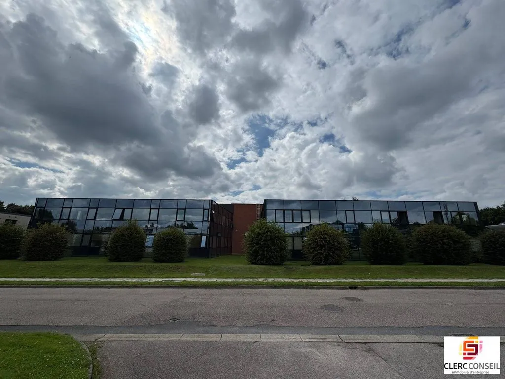 Extérieur - Immeuble de Bureaux avec Parking à Mont-Saint-Aignan