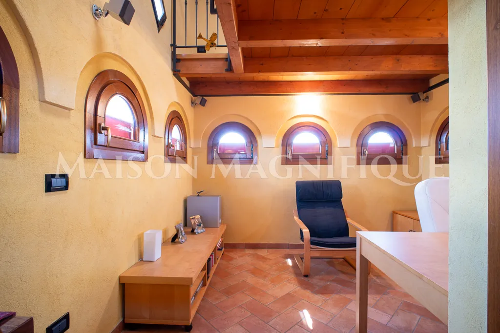 Bureau - Historic Tower with Panoramic Terrace in Ferrara