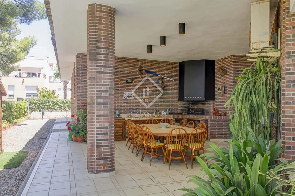 Terrass - House with Sea View and Pool in Torredembarra