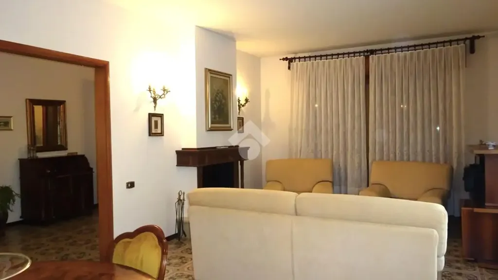 Elutuba - Villa with Garden in Copparo