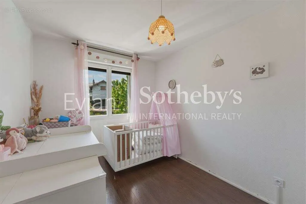 Chambres - Appartement Duplex avec Balcon à Lugrin