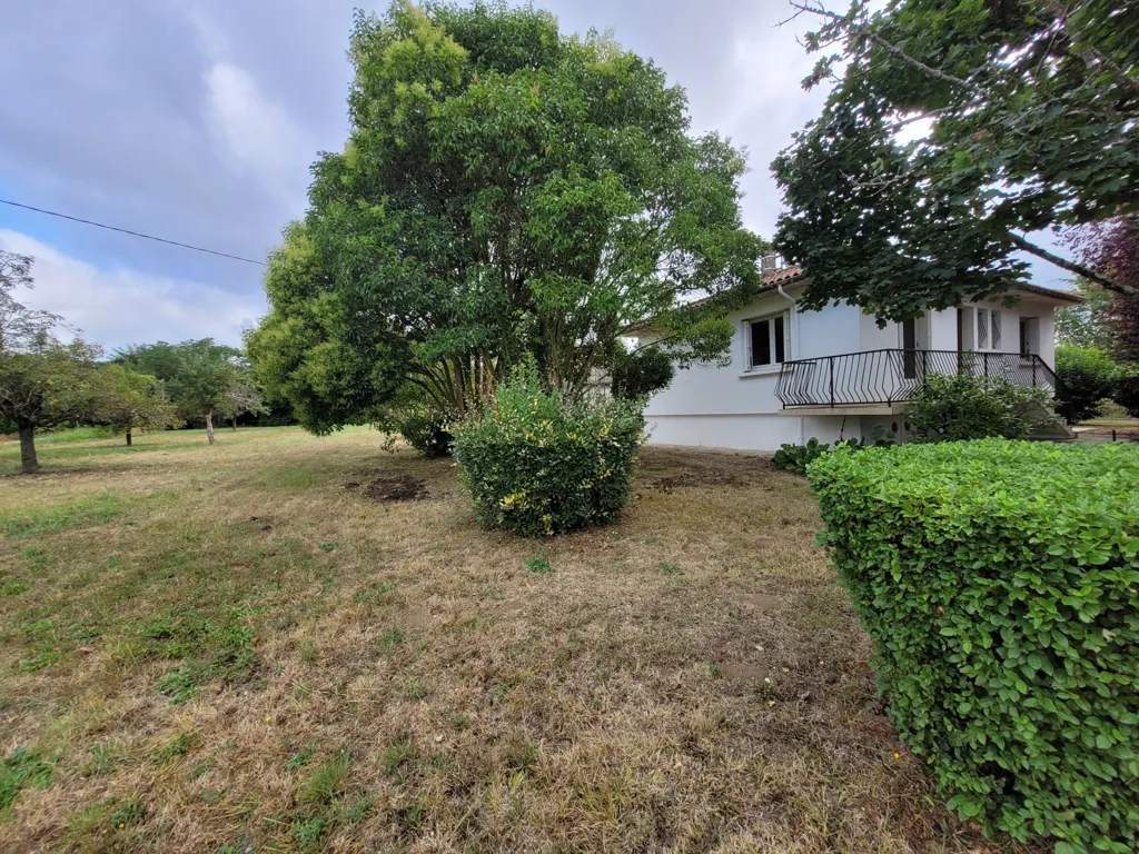 Aed - Country House with Garage in Marmande