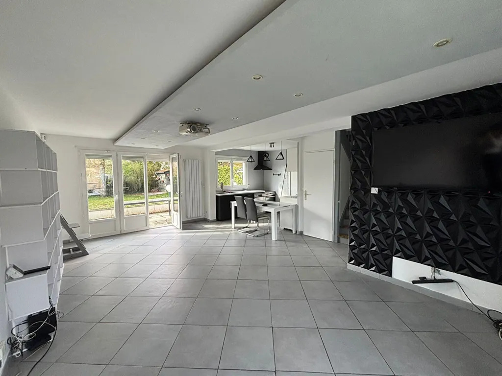 Elutuba - Spacious Flat with Terrace in Trilport