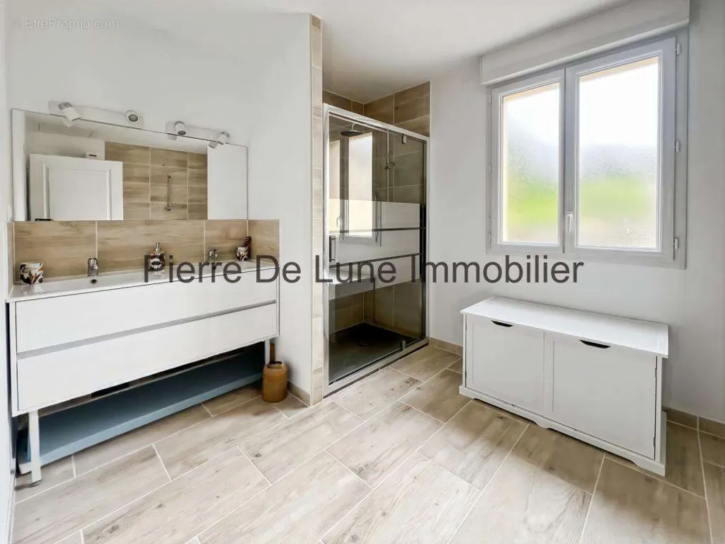 Appartement 6 pièces à Le Bois-D'oingt