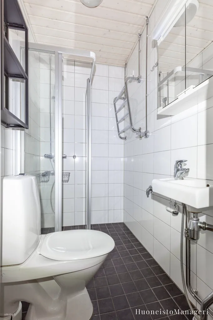 Vannitoad - Efficient Studio with Balcony in Kamppi, Helsinki