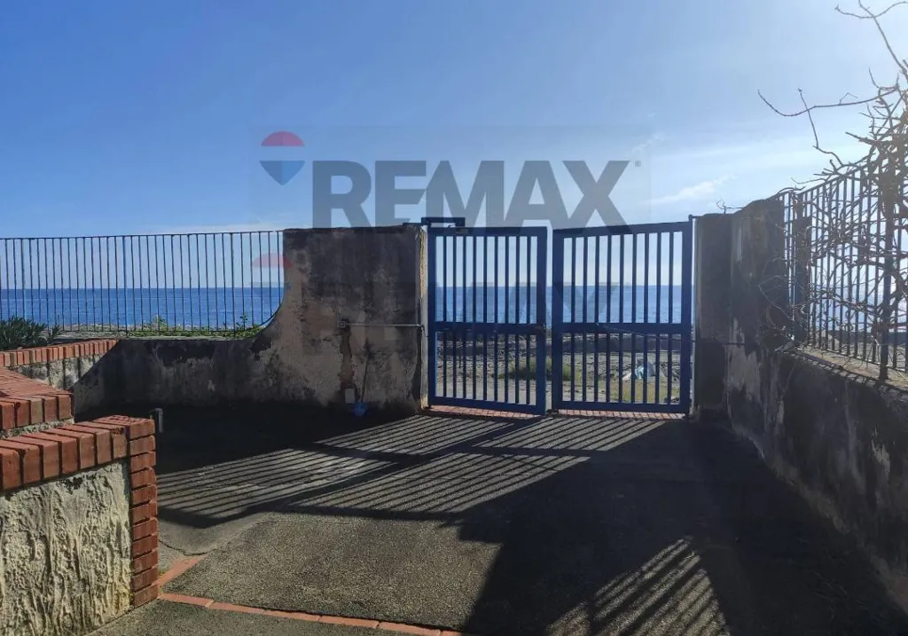 Terrace - Apartment with Private Beach Access in Giardini-Naxos