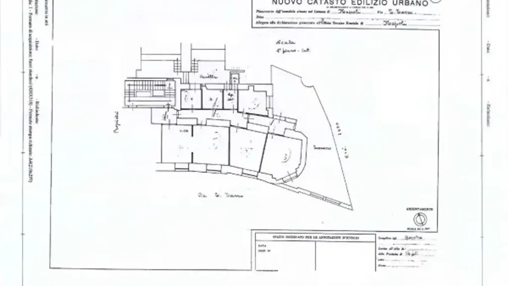Plaan - Apartment with Terrace in Central Chiaia